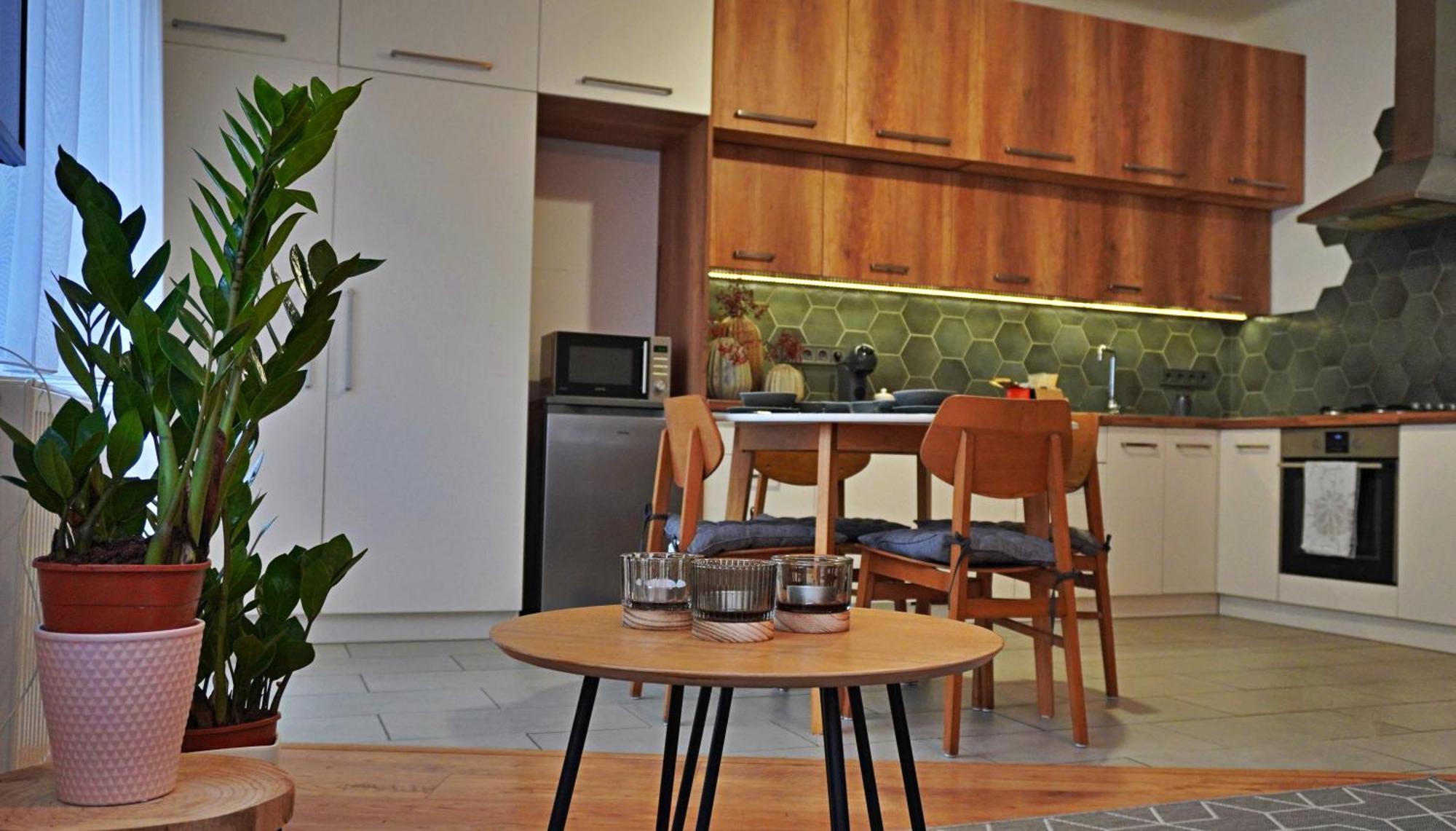 Foter Apartman Kiskunhalas Extérieur photo